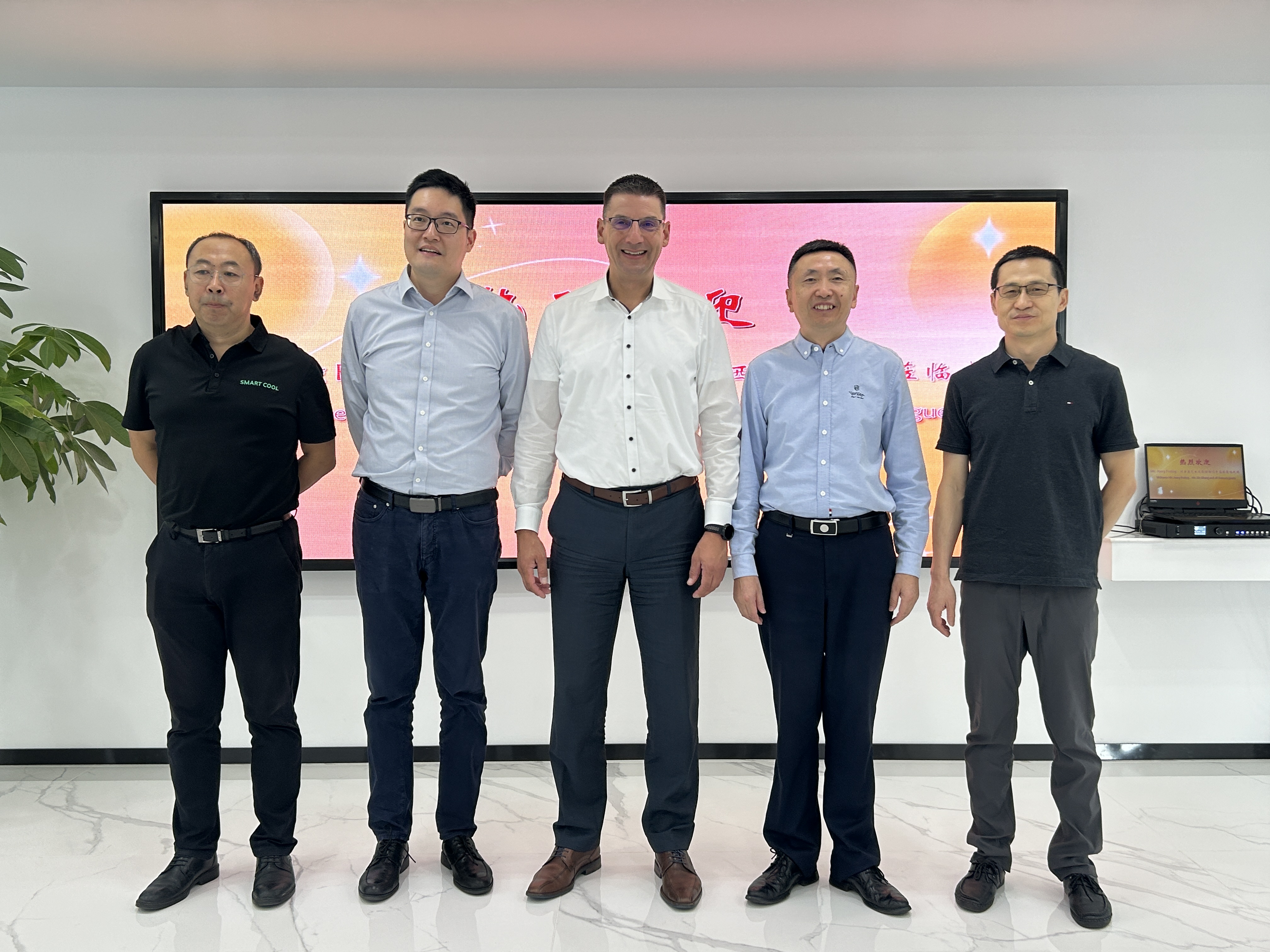 西門子PA全球銷售總監(jiān)Mr. Joerg Freitag、PA BU中國區(qū)總經理劉力康先生一行到訪北京進步公司
